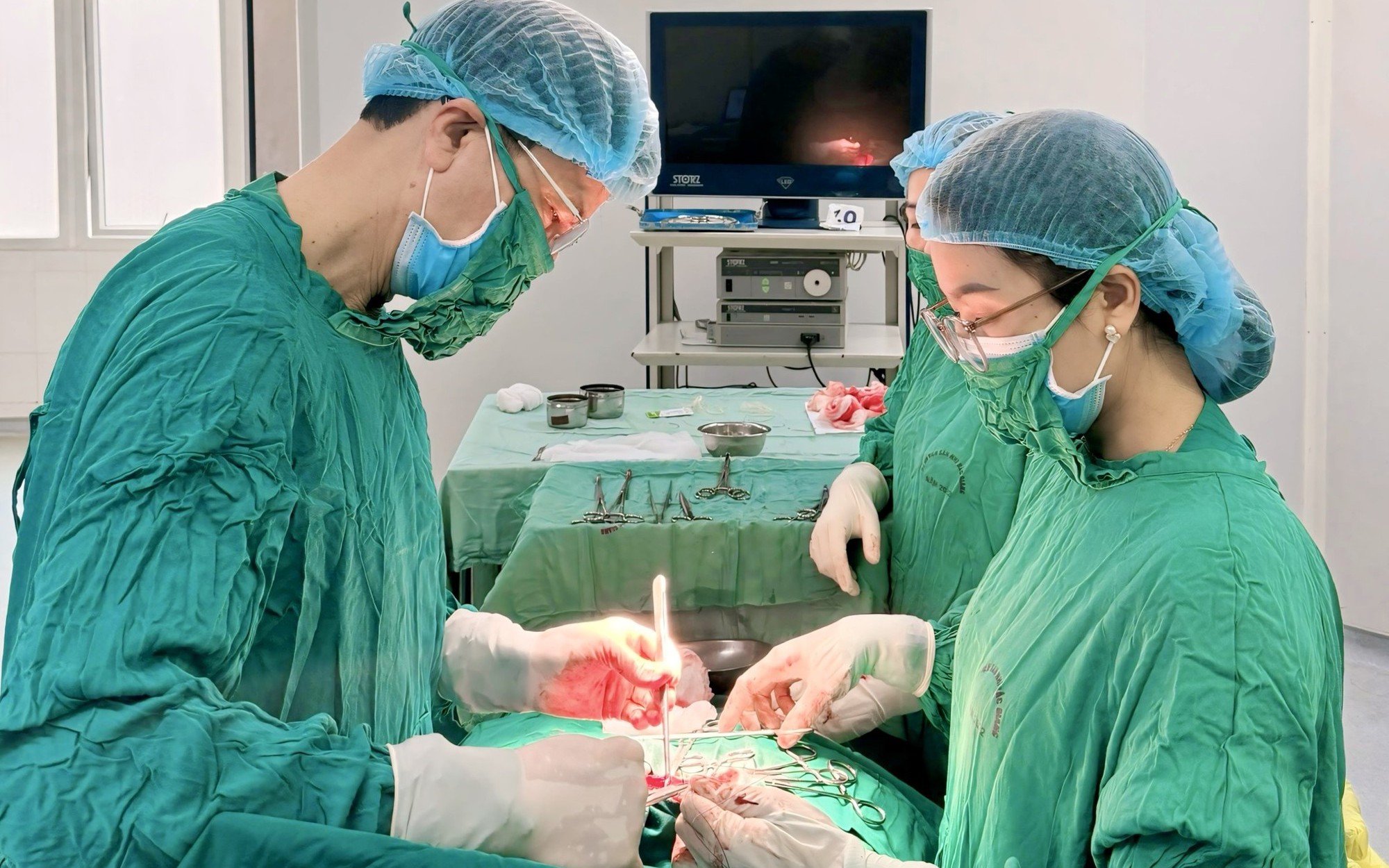 Phẫu thuật lấy thai an toàn cho sản phụ mắc huyết khối tĩnh mạch sâu