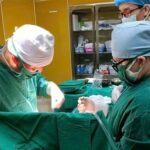 Cứu sống người đàn ông bị thủng đường tiêu hóa nhiều lần ở Quảng Ninh