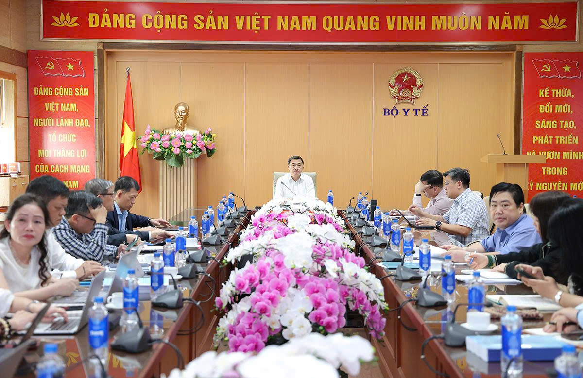 Bộ Y tế đề xuất tiếp tục cắt giảm thủ tục hành chính về khám chữa bệnh- Ảnh 6.