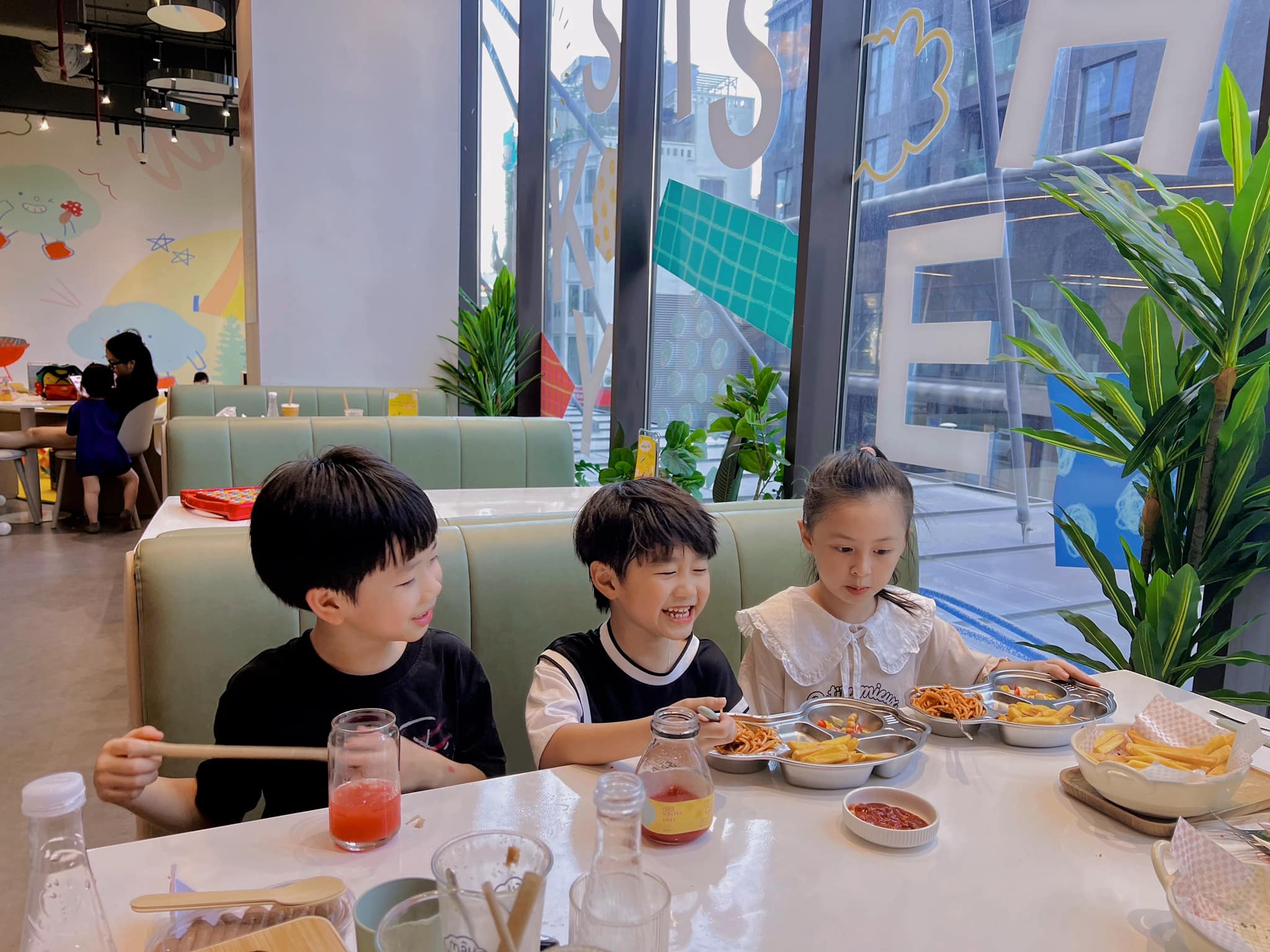 Trang Lou chia sẻ cách chăm sóc dinh dưỡng khoa học, giúp con ăn ngon và phát triển toàn diện- Ảnh 5. Trang Lou chia sẻ cách chăm sóc dinh dưỡng khoa học, giúp con ăn ngon và phát triển toàn diện- Ảnh 5.