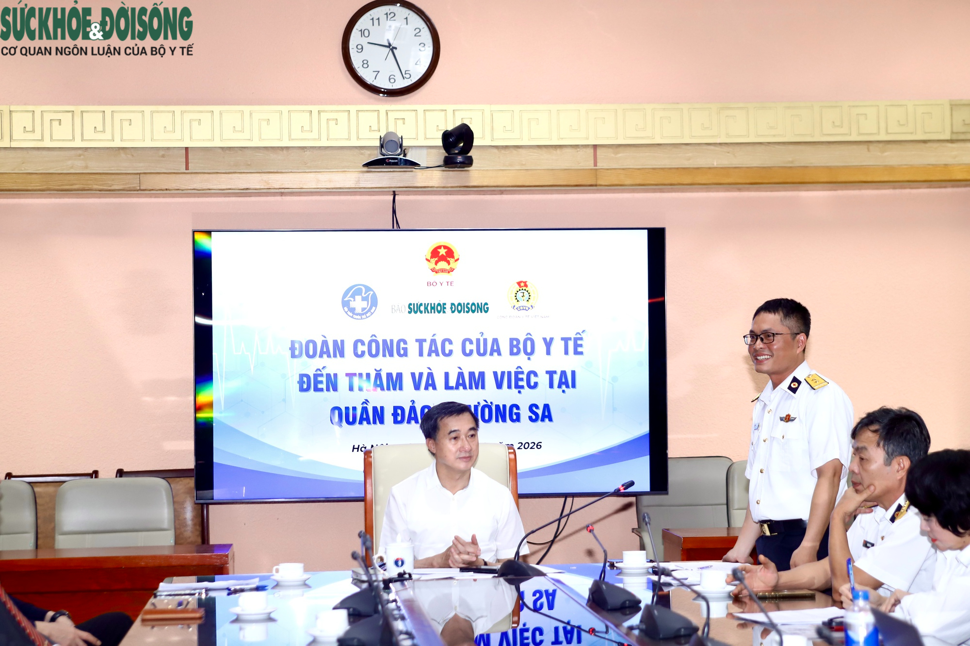 Bộ Y tế tiếp nhận nghĩa tình từ đất liền, chuẩn bị cho chuyến công tác tại Trường Sa- Ảnh 4. Bộ Y tế tiếp nhận nghĩa tình từ đất liền, chuẩn bị cho chuyến công tác tại Trường Sa- Ảnh 4.