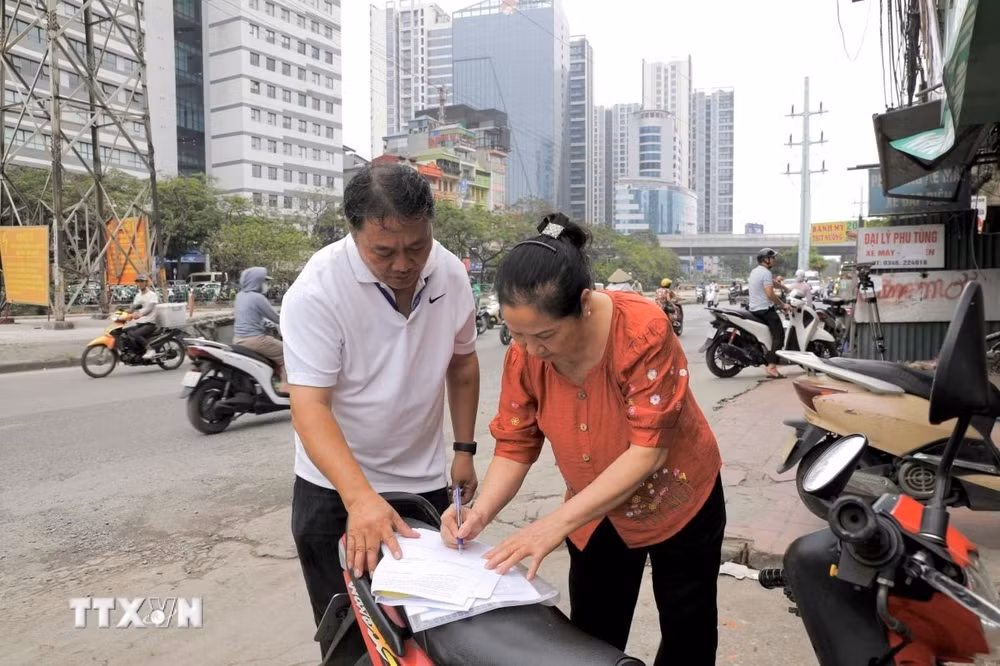 Hà Nội: Quyết tâm kịp tiến độ bàn giao mặt bằng đường Tam Trinh mở rộng trước 30/4- Ảnh 2. Hà Nội: Quyết tâm kịp tiến độ bàn giao mặt bằng đường Tam Trinh mở rộng trước 30/4- Ảnh 2.