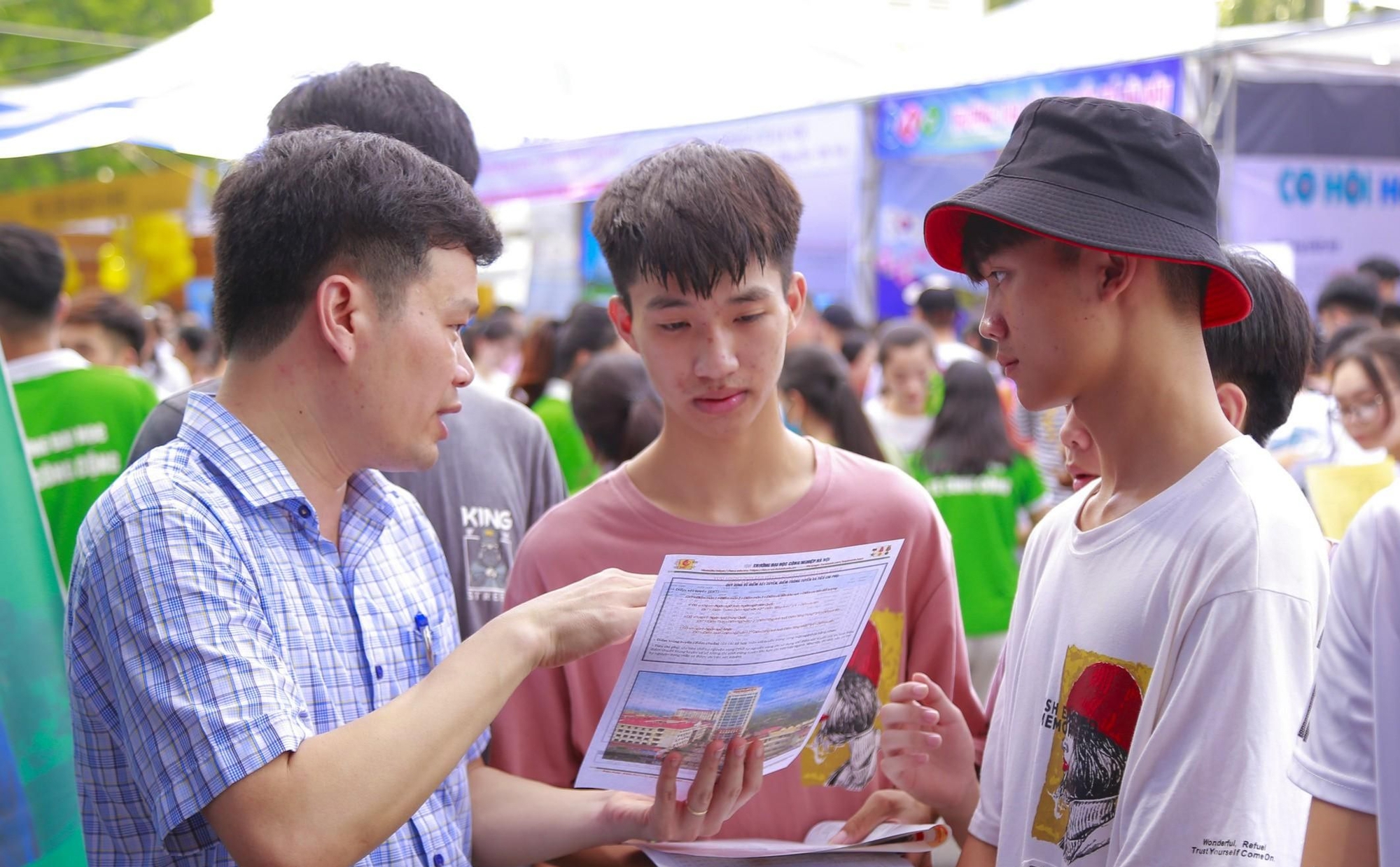 Học bổng đến 8,4 triệu đồng mỗi tháng cho 15 nhóm ngành chiến lược- Ảnh 1. Học bổng đến 8,4 triệu đồng mỗi tháng cho 15 nhóm ngành chiến lược- Ảnh 1.