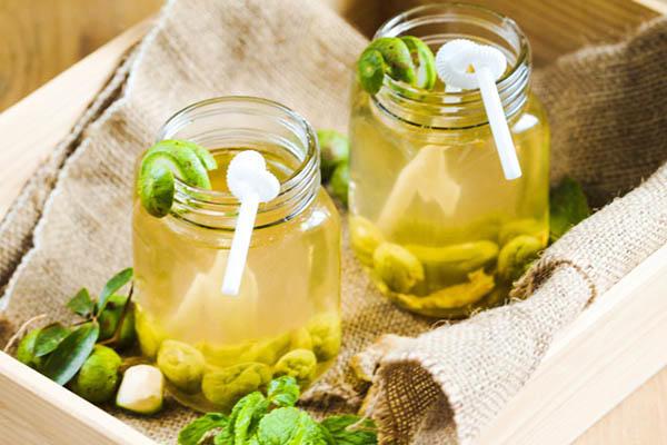 coc-nuoc-sau-ngam-duong-1778561691758359973861 4 tác dụng của quả sấu non- Ảnh 2.