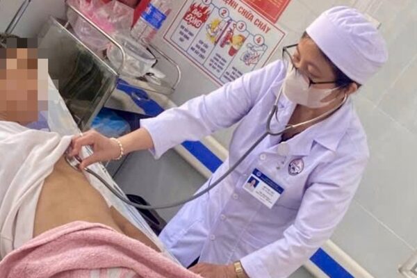 Nhiều người nhập viện sau khi ăn ve sầu, bác sĩ cảnh báo nguy cơ