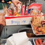 Khi bán thức ăn không đeo găng tay có thể bị phạt 4 triệu đồng