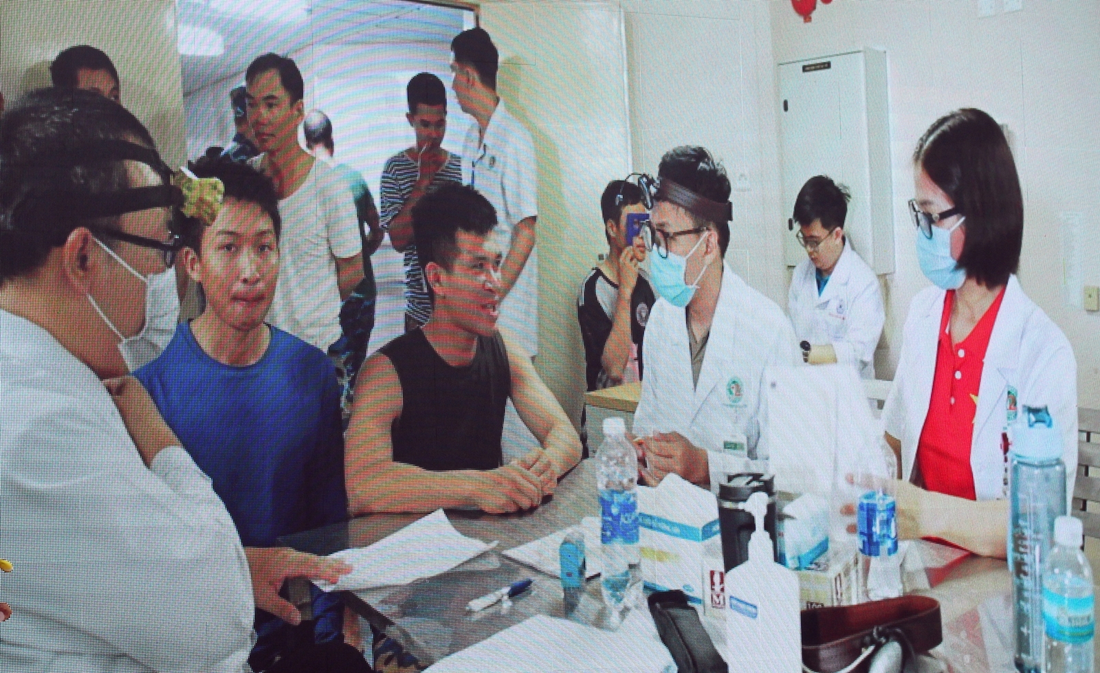 Trường Sa trong trái tim thầy thuốc: Giữ bình yên từ những điều giản dị- Ảnh 2. Trường Sa trong trái tim thầy thuốc: Giữ bình yên từ những điều giản dị- Ảnh 2.