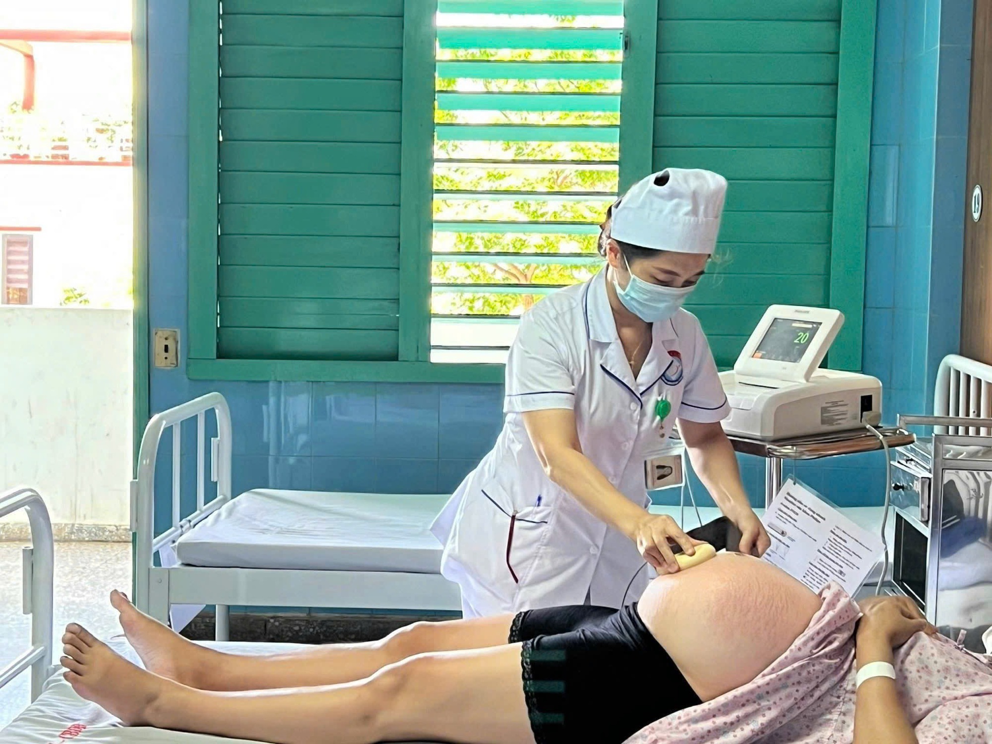 img9254-1777961562958911686012 Chuyện của những người đón 'thiên thần'- Ảnh 4.