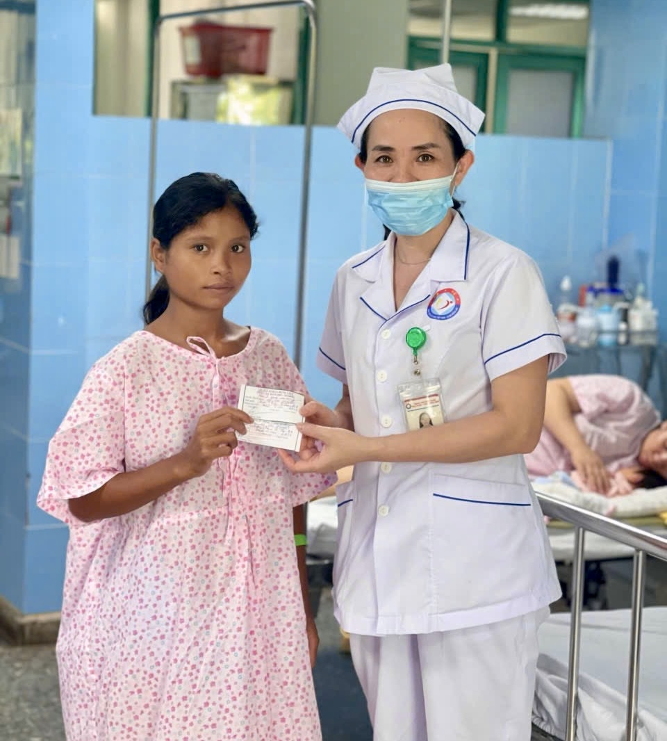 img9261-17779618781062132349249 Chuyện của những người đón 'thiên thần'- Ảnh 3.