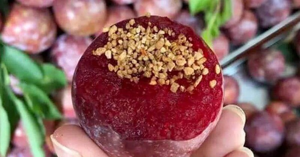Ăn mận hậu có gây nóng trong và nổi mụn?