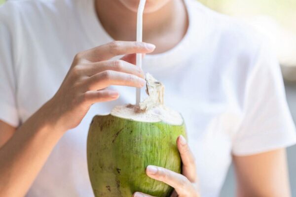 3 thời điểm uống nước dừa tốt nhất cho sức khỏe