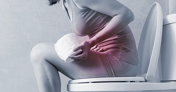 Vì sao phụ nữ mãn kinh dễ bị táo bón?