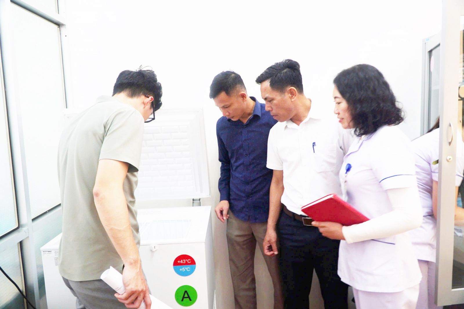 Hà Tĩnh giữ vững 'lá chắn miễn dịch' từ những mũi tiêm- Ảnh 1. Hà Tĩnh giữ vững 'lá chắn miễn dịch' từ những mũi tiêm- Ảnh 1.