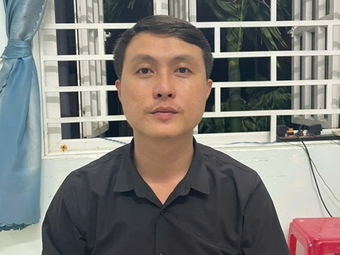edit-73-17778918117431732164697 Bắt người đàn ông nhận làm sổ đỏ rồi mang giấy tờ đi cầm cố- Ảnh 1.