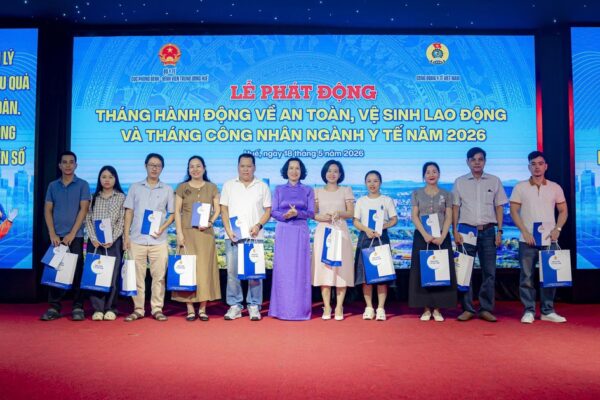 Hoàn thiện chính sách tạo môi trường làm việc an toàn cho nhân viên y tế