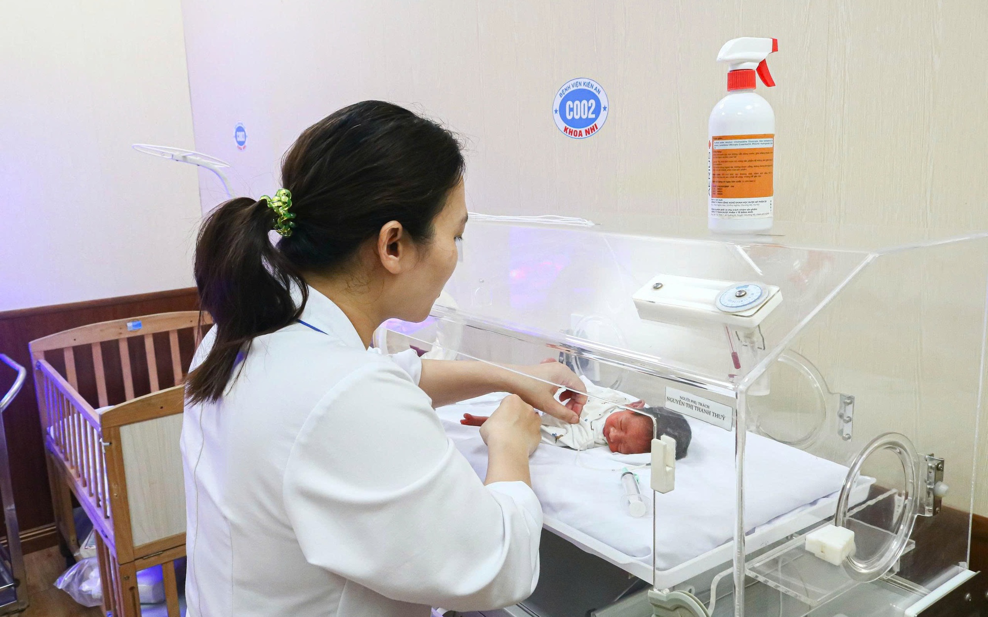 Hành trình 42 ngày giành lại sự sống cho em bé sinh non 28 tuần của bệnh viện Kiến An, Hải Phòng