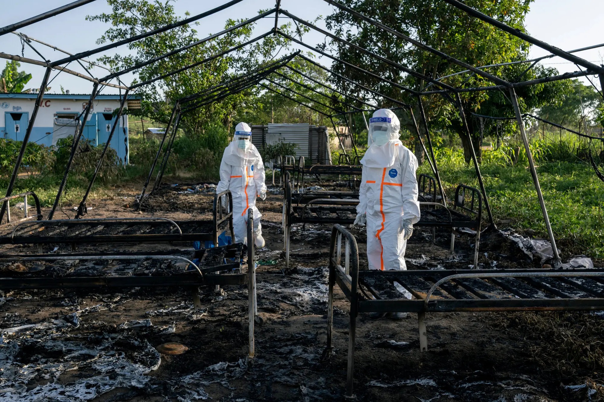22int-ebola-congo-clinic-1-kwcv-superjumbo-jpg-17797902686551106471579 Hiểm họa mới bất ngờ ập xuống các trung tâm điều trị Ebola tại CHDC Congo- Ảnh 1.