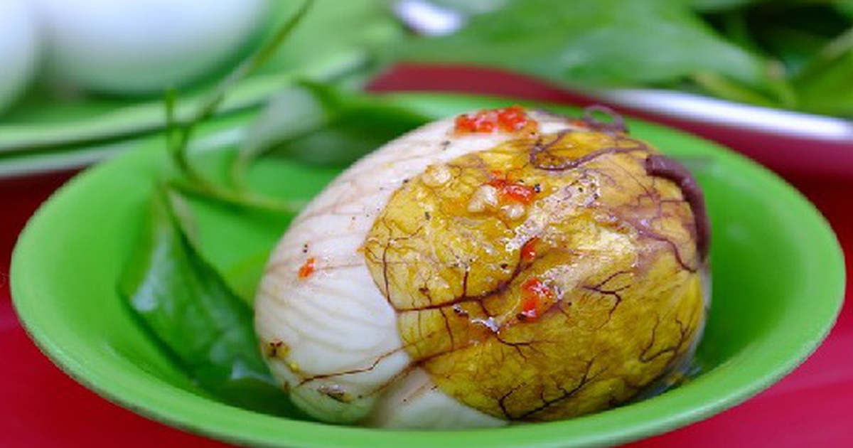 7 nhóm người cần thận trọng khi ăn trứng vịt lộn