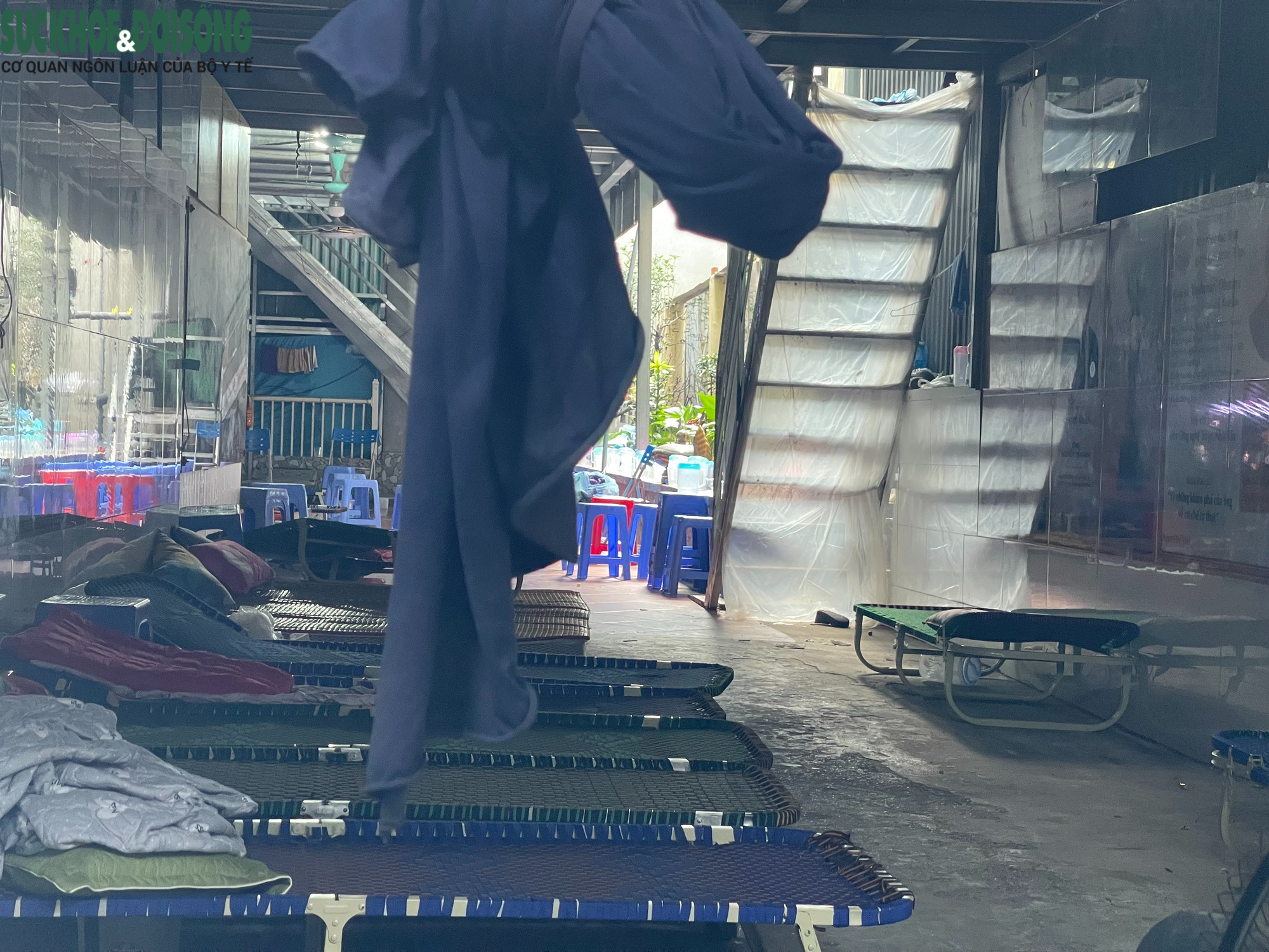 base64-17793355870731001906093 Công an Hà Nội vào cuộc vụ mổ khối u tại cơ sở chữa bệnh bằng nước- Ảnh 5.
