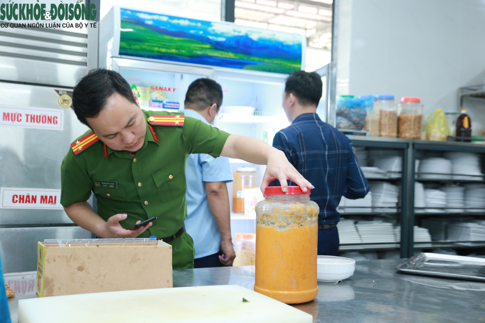 base64-17795910791302046513554 Phát hiện 7 cơ sở vi phạm an toàn thực phẩm, đề nghị xử phạt 177 triệu đồng- Ảnh 2.