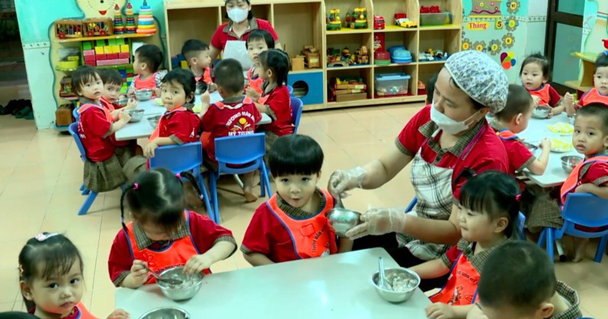 Siết chặt quản lý an toàn thực phẩm trường học: Không để thực phẩm bẩn len lỏi vào bữa ăn bán trú