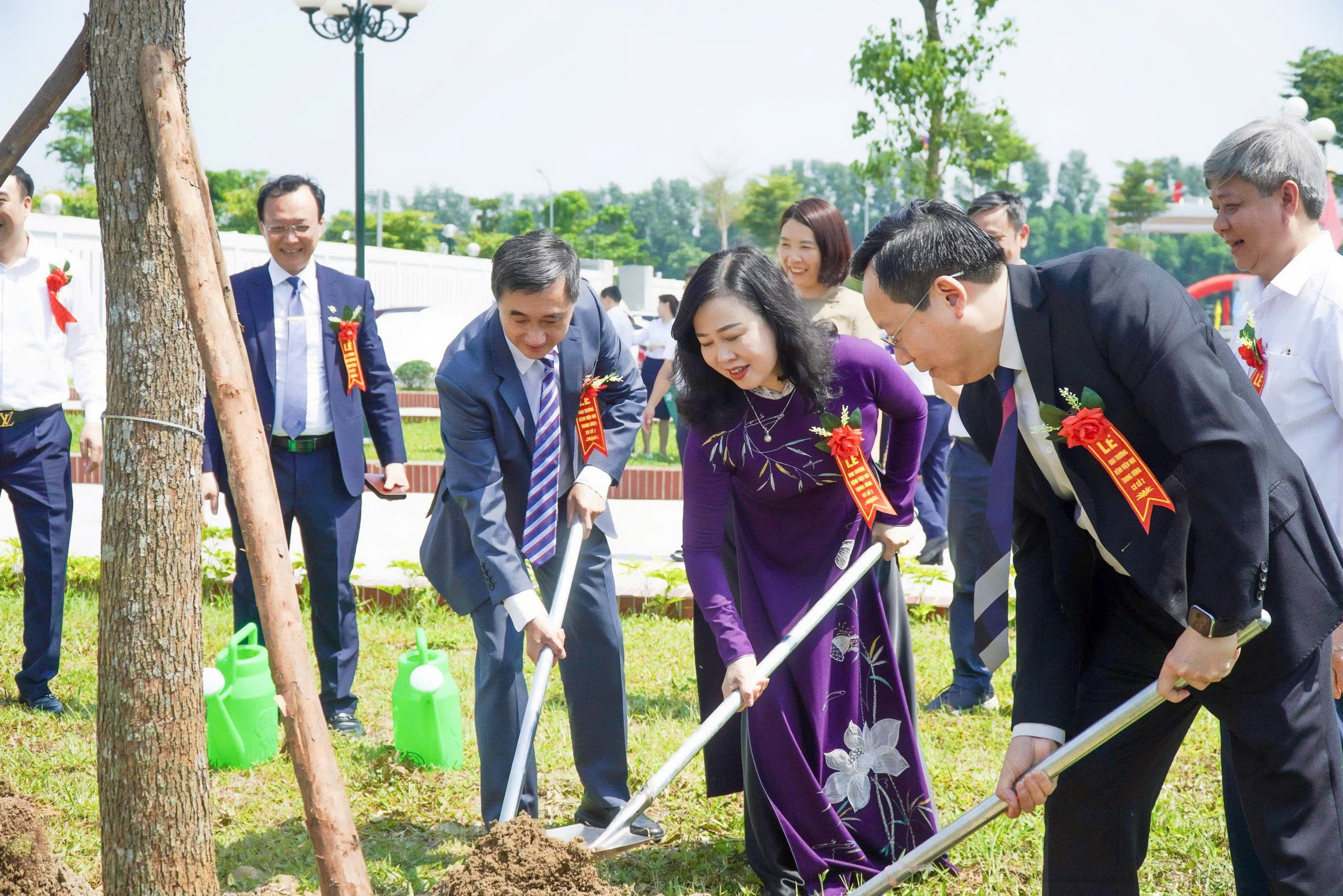 Bộ trưởng Đào Hồng Lan: Cơ sở 2 Bệnh viện Nhi Trung ương góp phần giảm tải, nâng cao chất lượng khám chữa bệnh cho trẻ em- Ảnh 7.