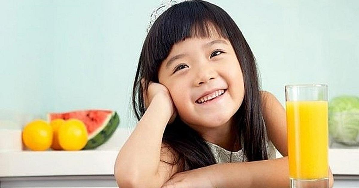 Học sinh nên ăn uống thế nào để không bị mất nước trong ngày hè?