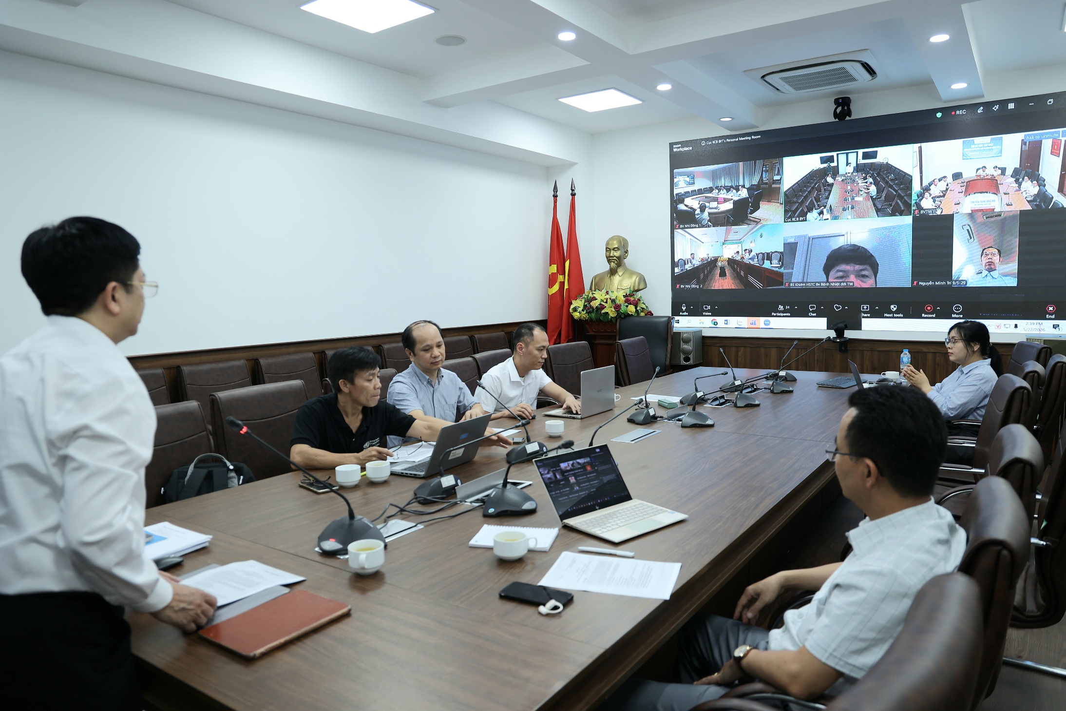 diem-cau-23-177944590126591075829-1 Tỉ lệ tử vong do Ebola có thể lên đến 90%, Bộ Y tế nêu các triệu chứng thường gặp khi mắc bệnh
- Ảnh 3.