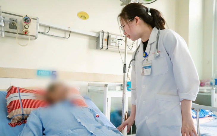 Người đàn ông nhập viện cấp cứu vì sốc phản vệ do kiến đốt- Ảnh 2.