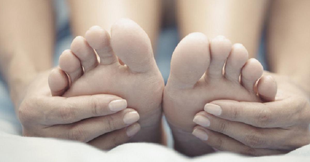 Chân tay lạnh vào mùa hè hãy thử ngay mẹo nhỏ này