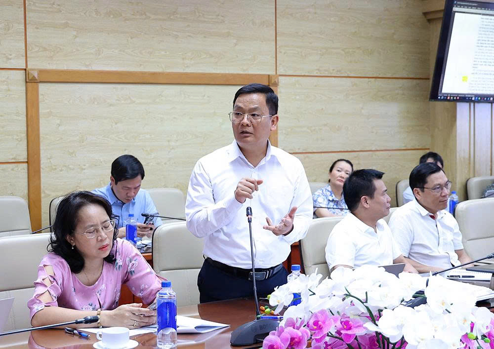 Bộ trưởng Đào Hồng Lan: Triển khai hiệu quả, đồng bộ khám sức khỏe định kỳ, bảo đảm quyền lợi cho người dân- Ảnh 3.