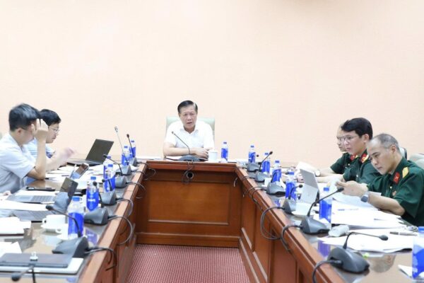 Thúc đẩy tiến độ xây dựng hướng dẫn mới về tổ chức cơ sở khám chữa bệnh quân dân y