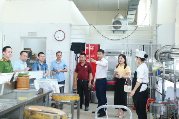 Phát hiện 7 cơ sở vi phạm an toàn thực phẩm, đề nghị xử phạt 177 triệu đồng