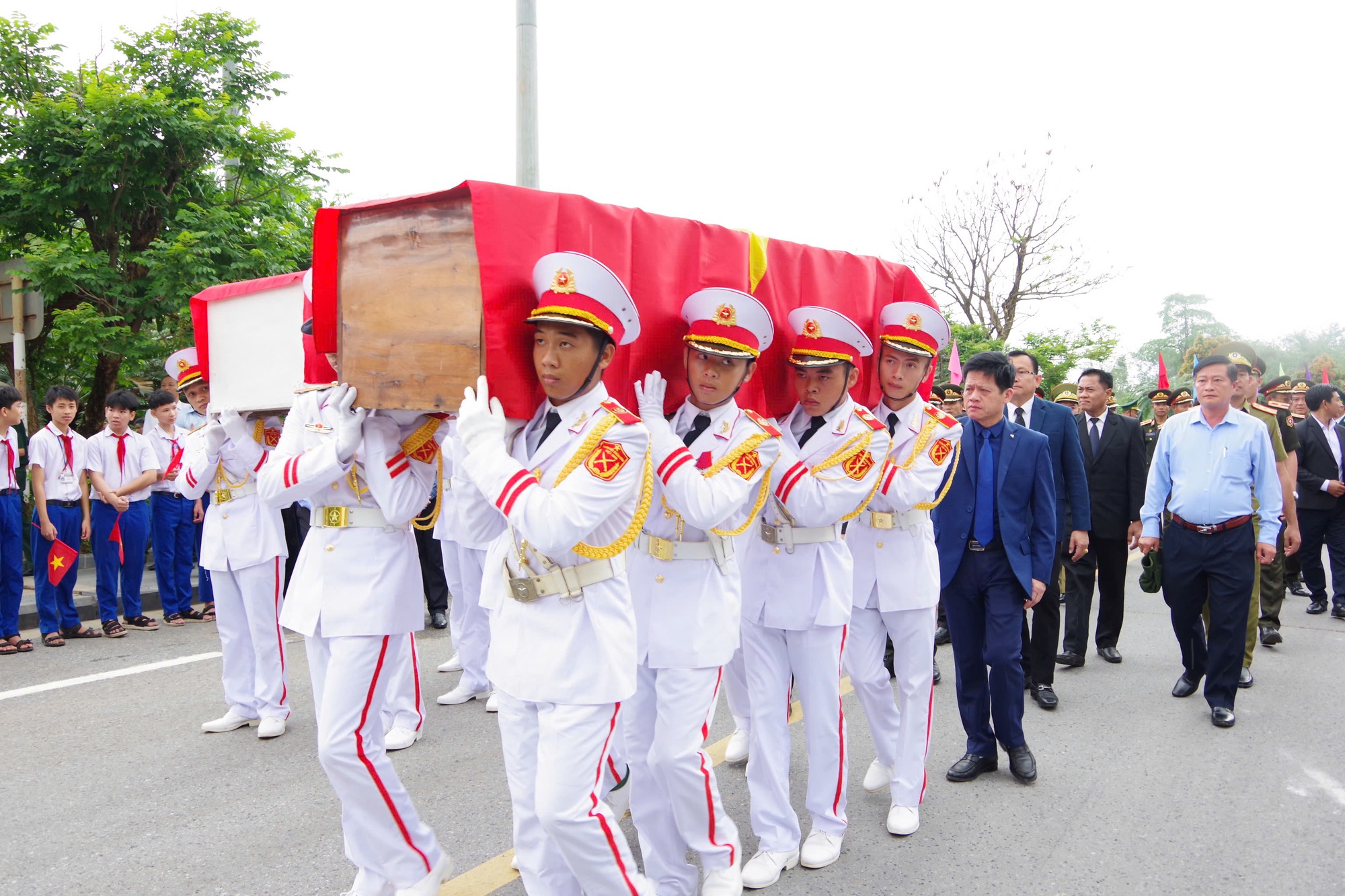 img9586-1779270375077326044168 Đất mẹ đón 28 hài cốt liệt sĩ hy sinh tại chiến trường Lào trở về- Ảnh 2.