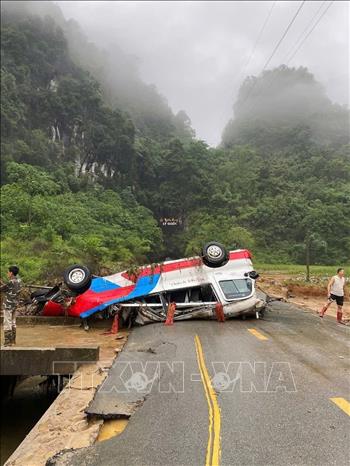 Cao Bằng: Mưa lũ cục bộ khiến 9 xóm bị ngập lụt, 1 xe khách bị cuốn trôi- Ảnh 2.