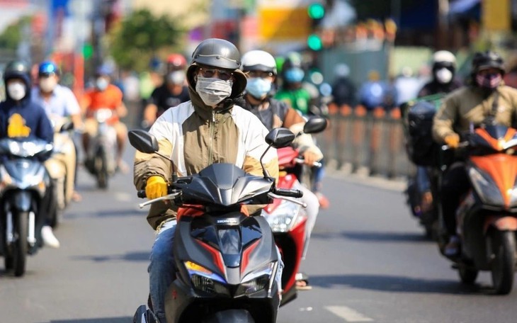 Nắng nóng miền Bắc vẫn gay gắt trên 38 độ
