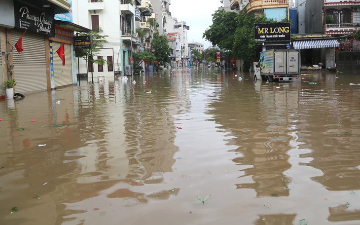 Mưa dông cấp tập đầu mùa gây thiệt hại khoảng 10,2 tỷ đồng