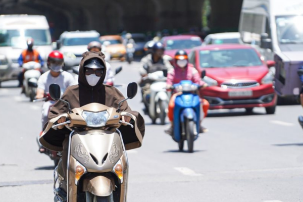 Nắng nóng oi bức ở miền Bắc còn kéo dài đến khi nào?