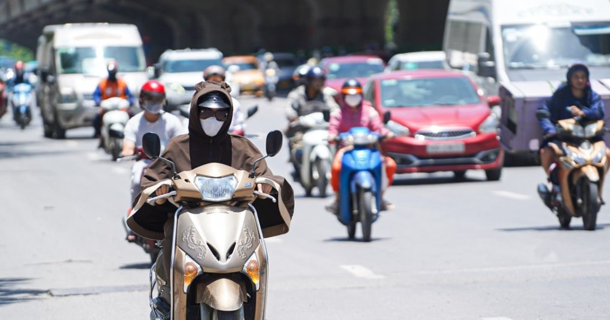 Nắng nóng oi bức ở miền Bắc còn kéo dài đến khi nào?