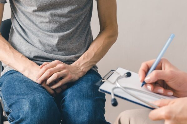 Phì đại tuyến tiền liệt ở nam giới lớn tuổi: Đừng chủ quan với rối loạn tiểu tiện