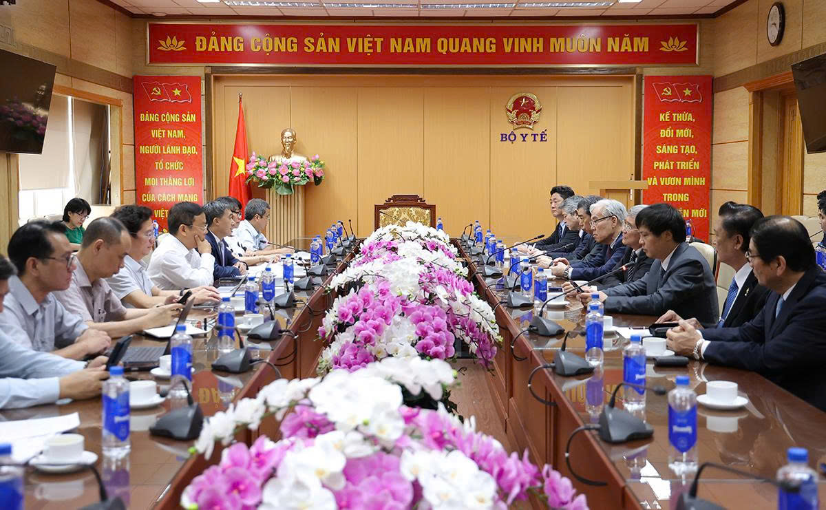 Thứ trưởng Bộ Y tế Trần Văn Thuấn tiếp, làm việc với FPT và Tập đoàn Y tế Tokushukai, Nhật Bản- Ảnh 4.