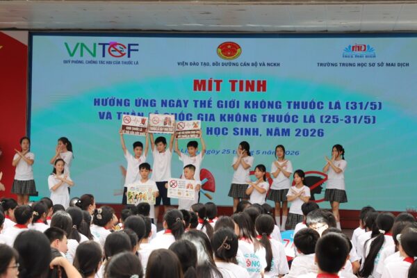 Giờ học đặc biệt về sức khỏe và xây dựng trường học an toàn, văn minh và không khói thuốc