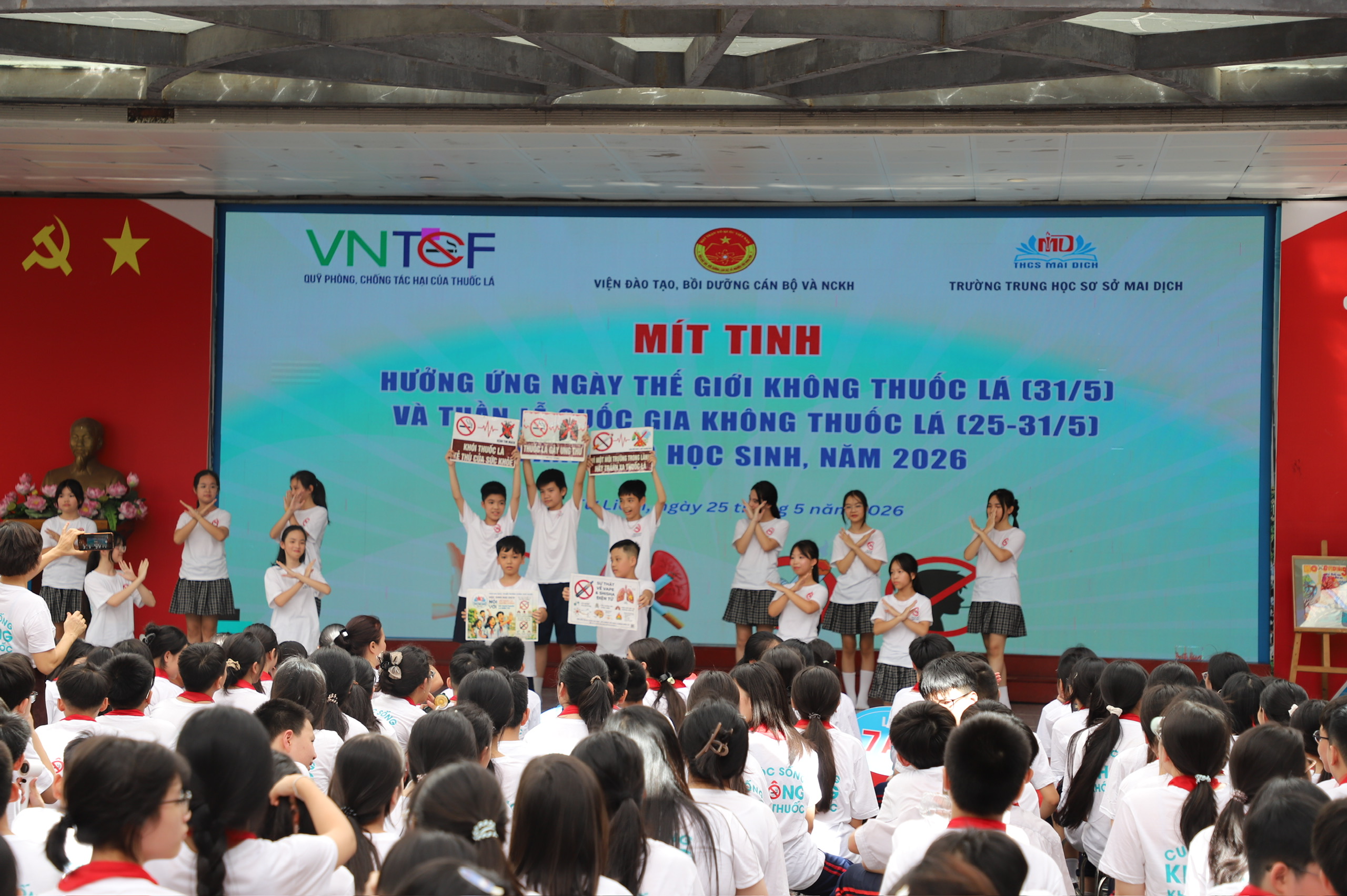 Giờ học đặc biệt về sức khỏe và xây dựng trường học an toàn, văn minh và không khói thuốc- Ảnh 2.