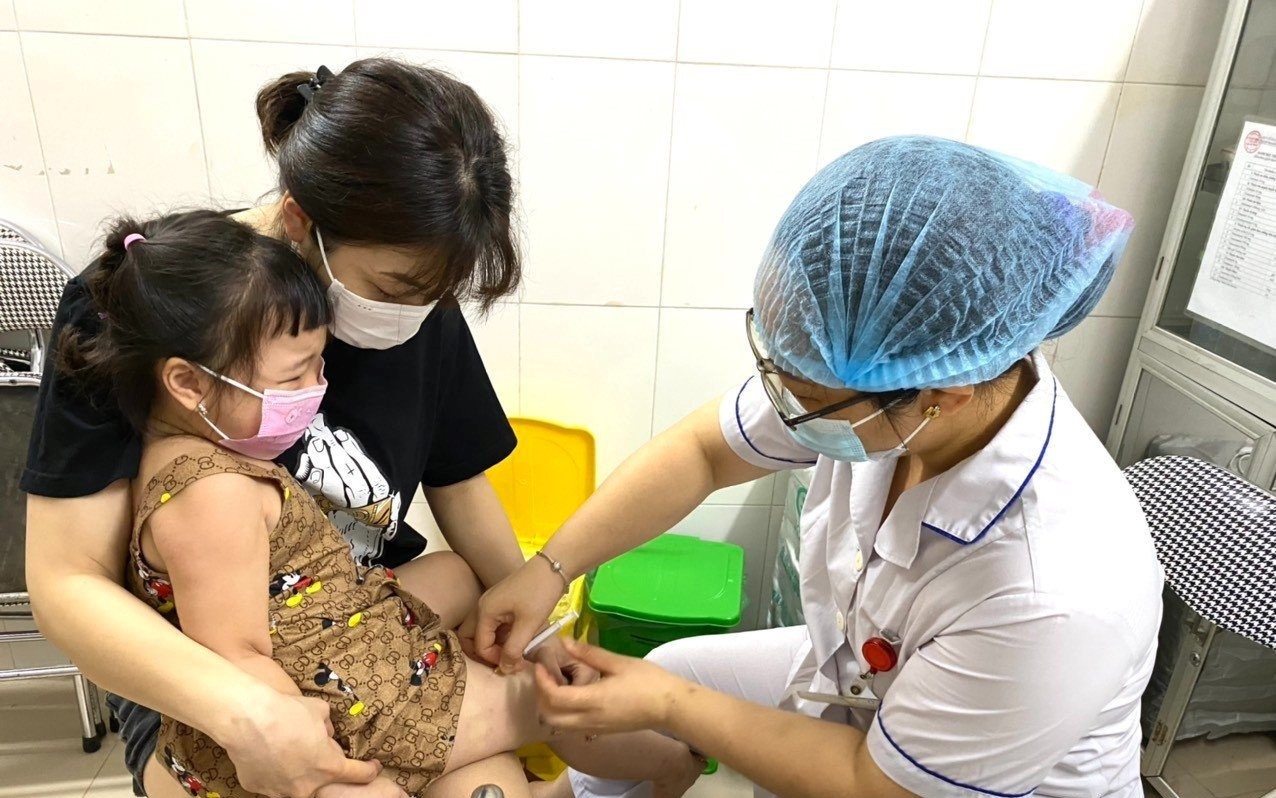Từ 1/7, những bệnh nào phải tiêm chủng bắt buộc?- Ảnh 1.