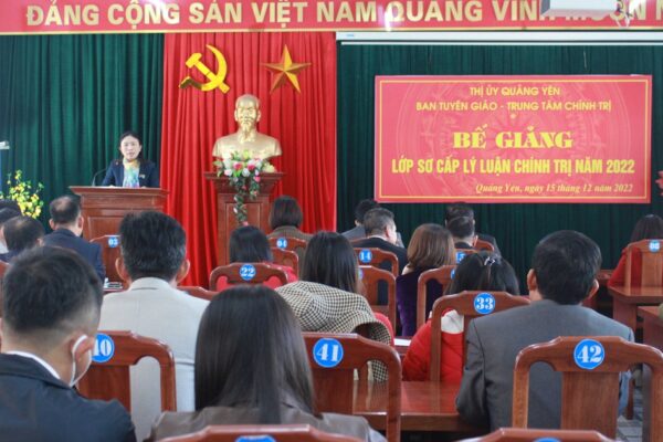 Đang học Trung cấp Lý luận chính trị có được bổ nhiệm Phó Trưởng phòng?