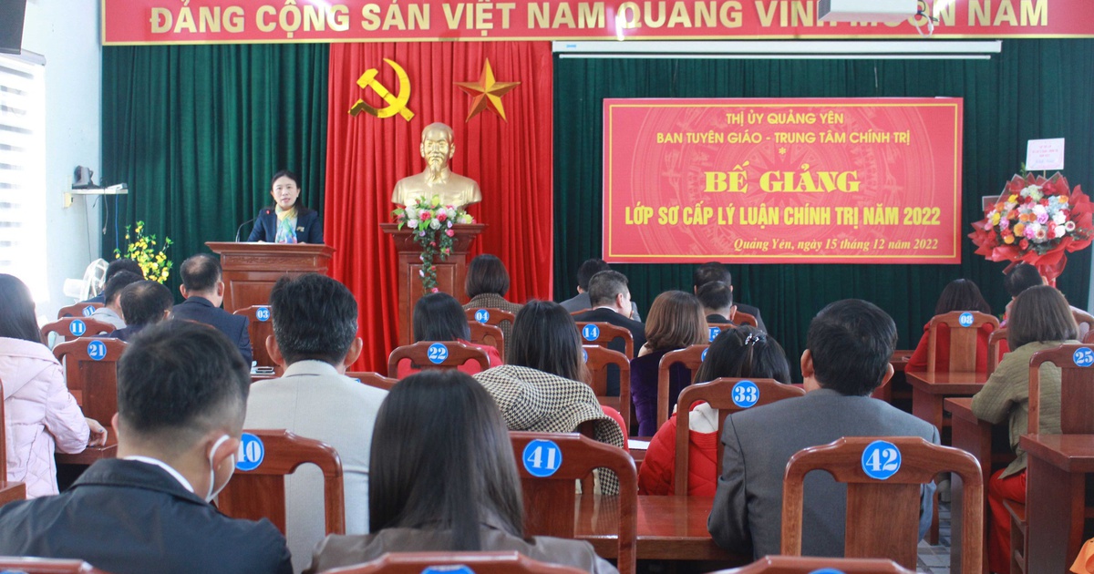 Đang học Trung cấp Lý luận chính trị có được bổ nhiệm Phó Trưởng phòng?