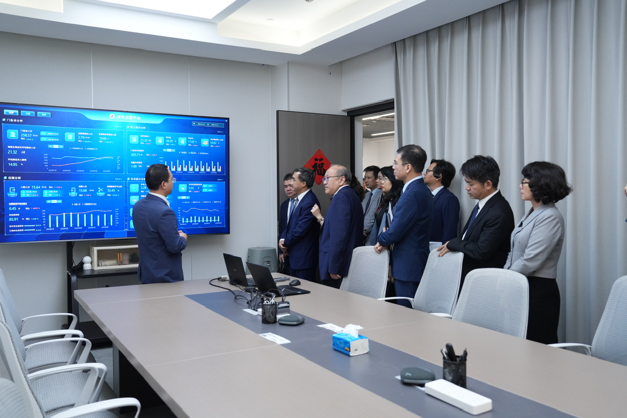 Đoàn công tác Bộ Y tế Việt Nam thăm, làm việc tại Bệnh viện trực thuộc số 2 Đại học Y khoa Trùng Khánh- Ảnh 2.