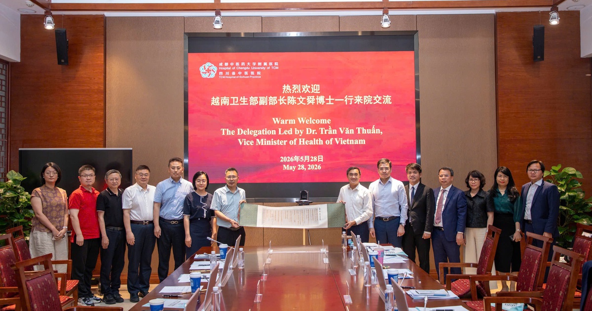 Bộ Y tế Việt Nam trao đổi kinh nghiệm phát triển y dược cổ truyền tại thành phố Thành Đô