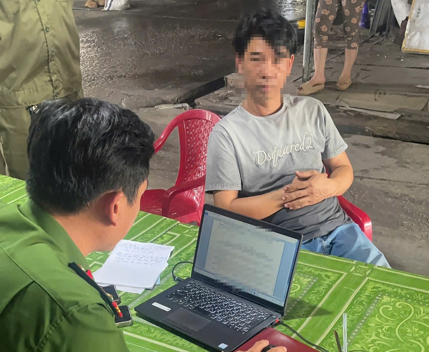 1-1780634487944420916963 Phát hiện cơ sở livestream bán công cụ kích điện đánh bắt thủy sản, thu giữ hơn 210 bộ kích điện- Ảnh 3.