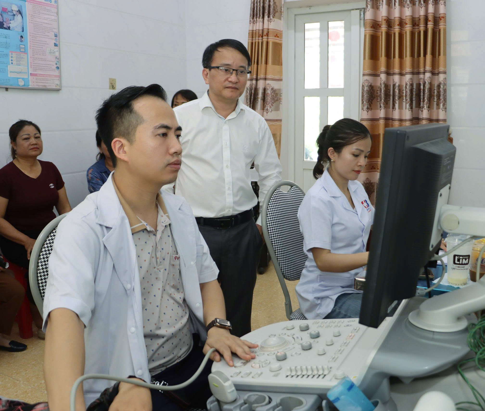 12345-17808231729672059337765 Hơn 400 người dân ở Nghệ An được khám, sàng lọc các bệnh ung thư miễn phí- Ảnh 4.